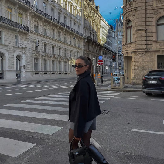 Damen Modische Oversized Jacke mit doppelter Knopfreihe und weichem Innenfutter EB