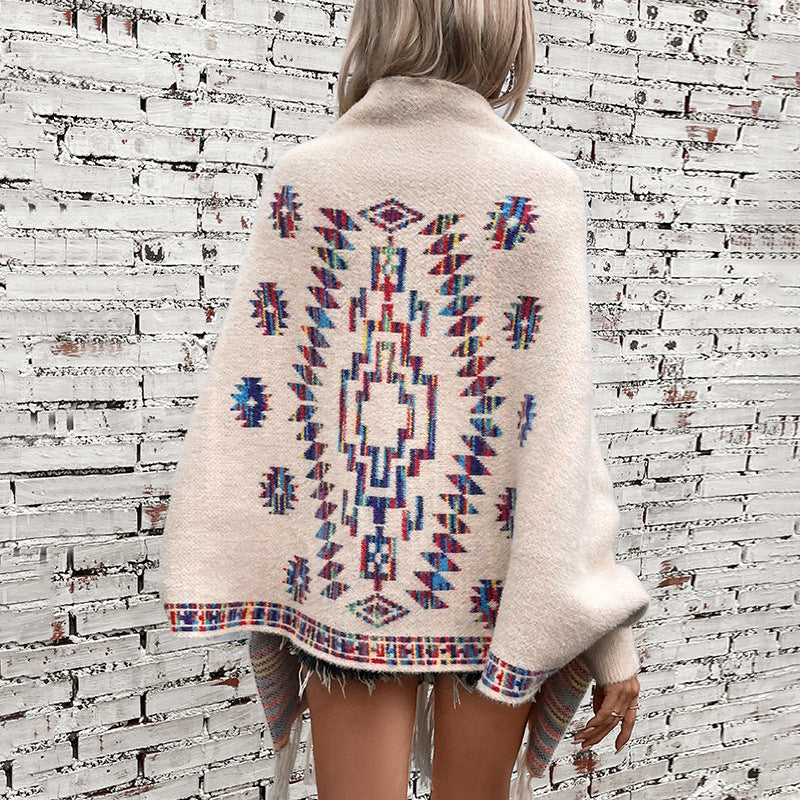 Damen Strickponcho mit buntem Navajo-Muster und fransigem Saum EB