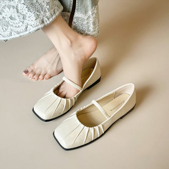Damen Ballerina mit feinem Faltendesign und elastischem Riemen EB