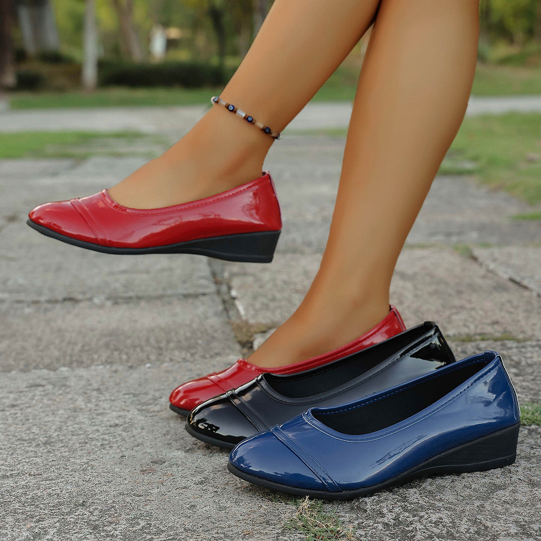 Damen Elegante Ballerinas mit komfortablem Fußbett und glänzender Oberfläche EB