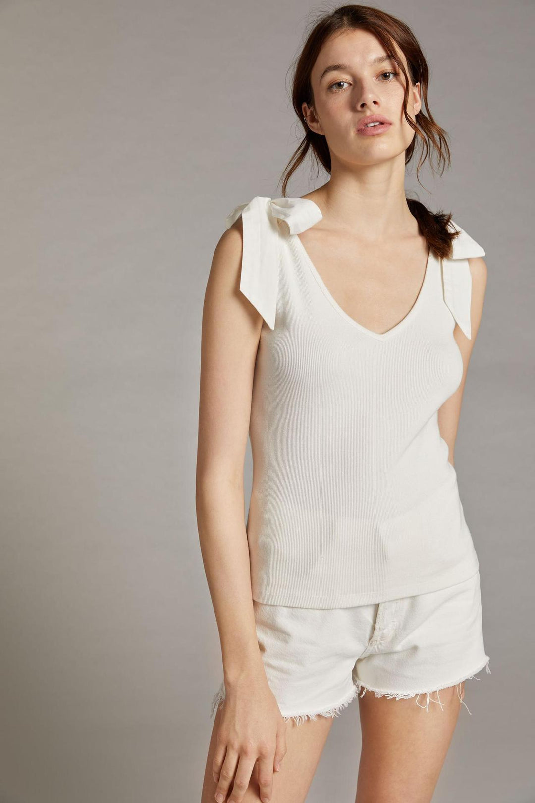Damen Top mit trendigen Bindeschleifen und Rippstruktur EB