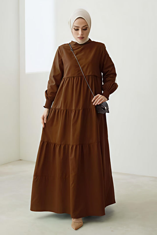 Damen Maxikleid mit Stufenrock, hohem Kragen und gerafften Ärmeln EB