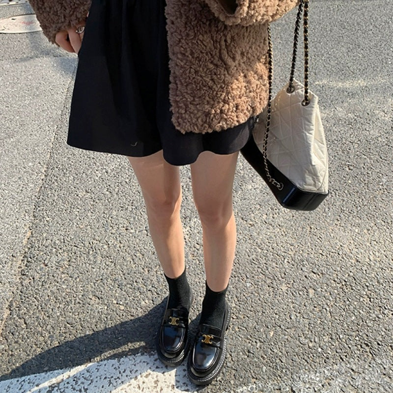 Damen elegante Loafers mit glänzender Oberfläche und robustem Plateau EB