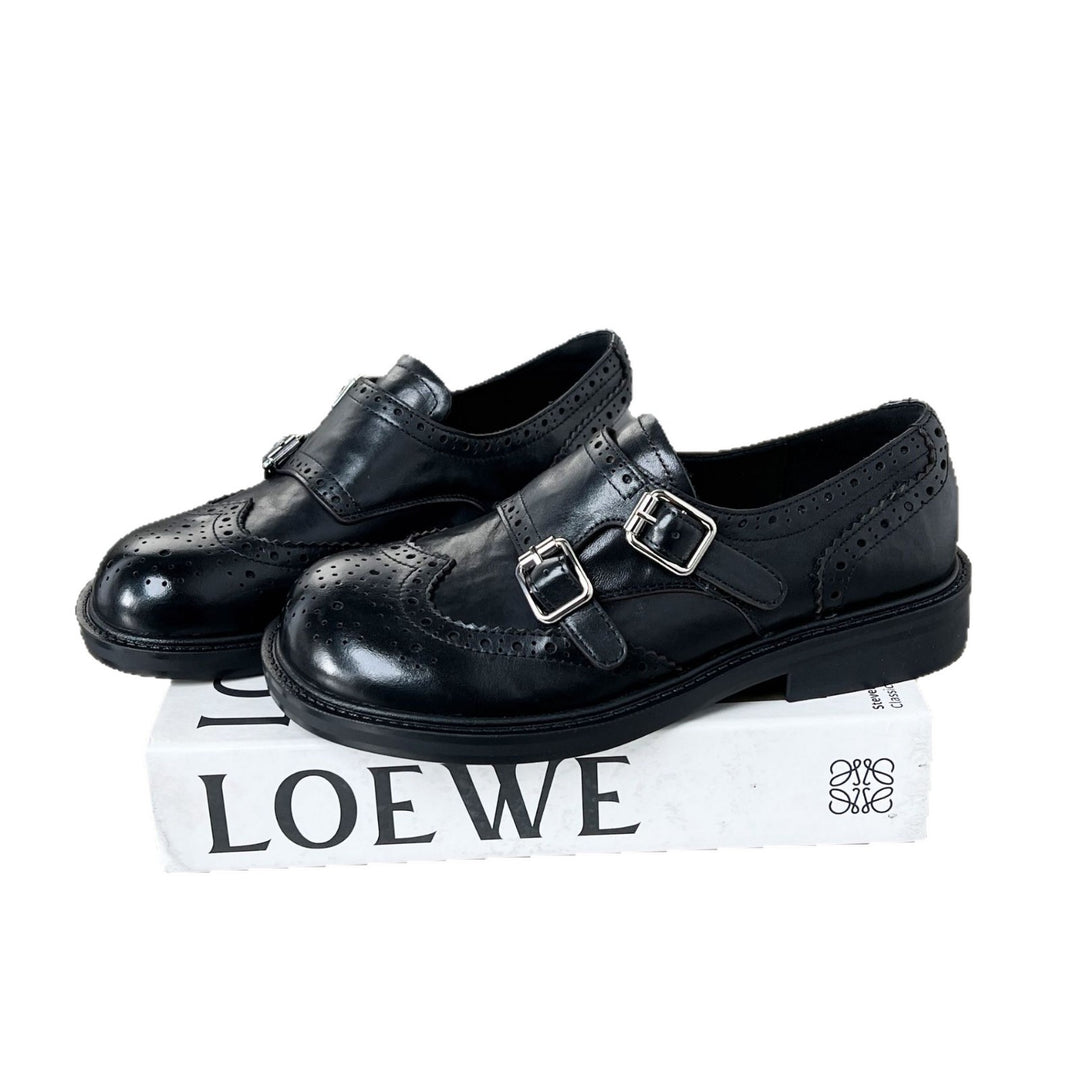 Damen Elegante Mokassins mit doppeltem Schnallenverschluss und feinem Broguemuster EB
