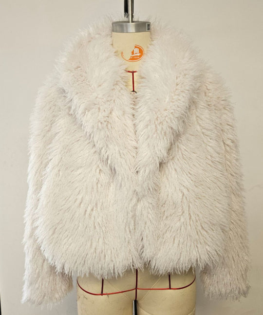 Damen Kunstpelzjacke im modischen Oversized-Schnitt EB