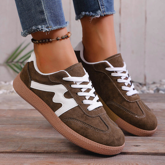 Damen Sportliche Sneakers mit weichem Veloursoberteil und rutschfester Sohle EB