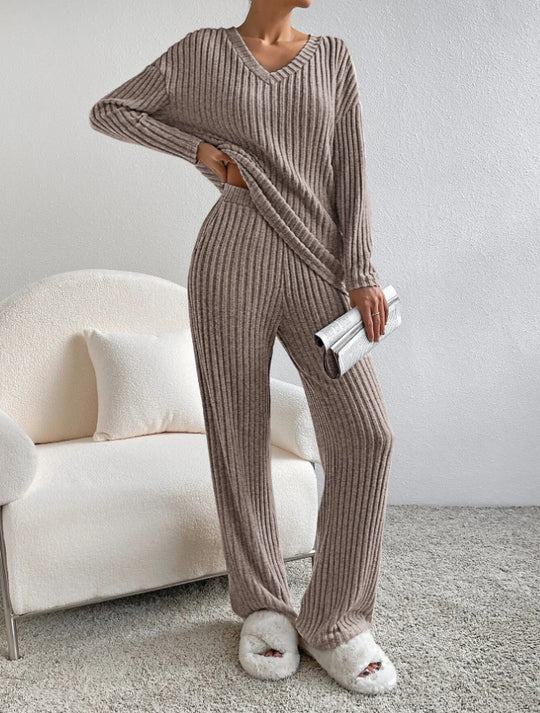 Damen Bequemer Strickanzug im modernen Rippdesign EB