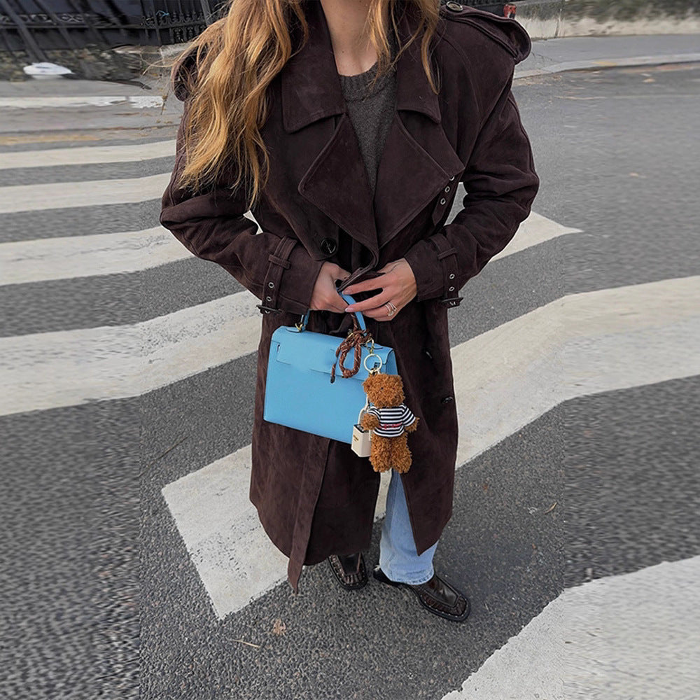 Damen Langer Trenchcoat aus weichem Wildlederimitat mit modischen Details EB