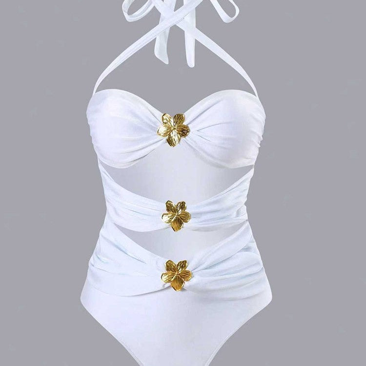 Damen Designer Badeanzug mit elegantem Wickeldesign und goldenen Akzenten EB