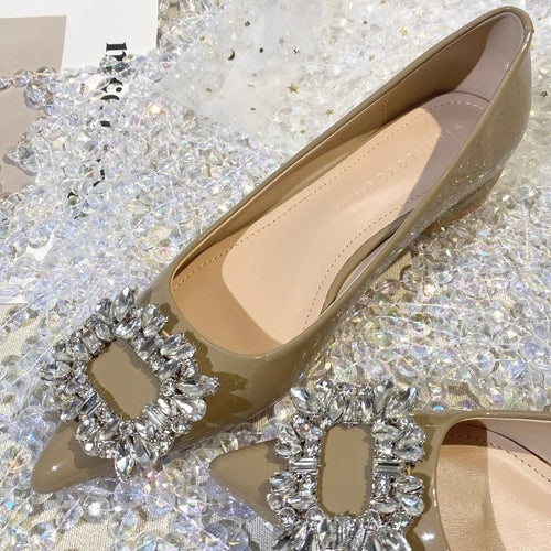 Damen elegante spitze Pumps mit funkelndem Schmuckdetail EB