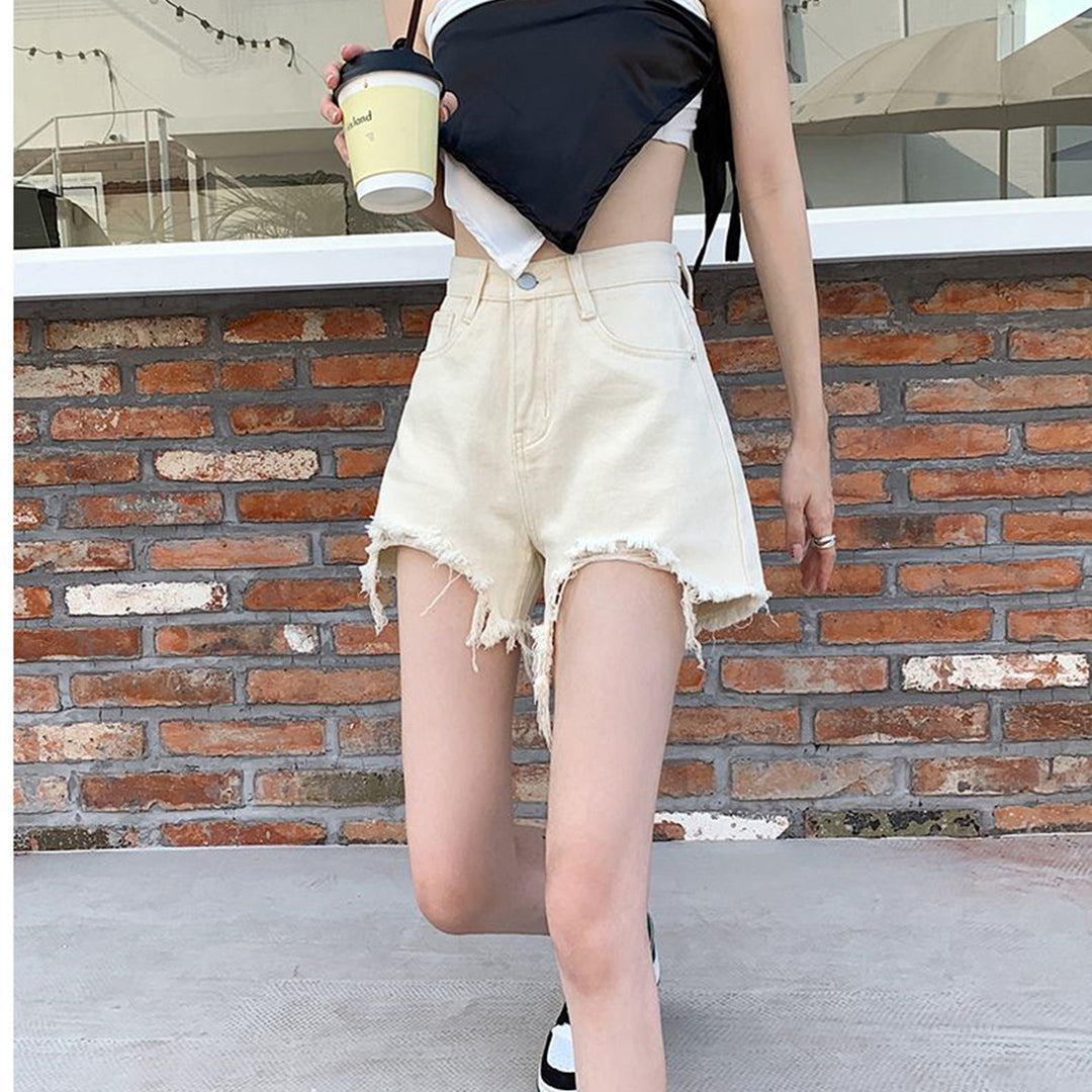 Damen Jeans-Shorts im trendigen Destroyed-Look EB