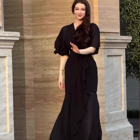 Damen Elegantes Maxikleid mit fließendem Schnitt und raffinierten ärmellosen Akzenten EB