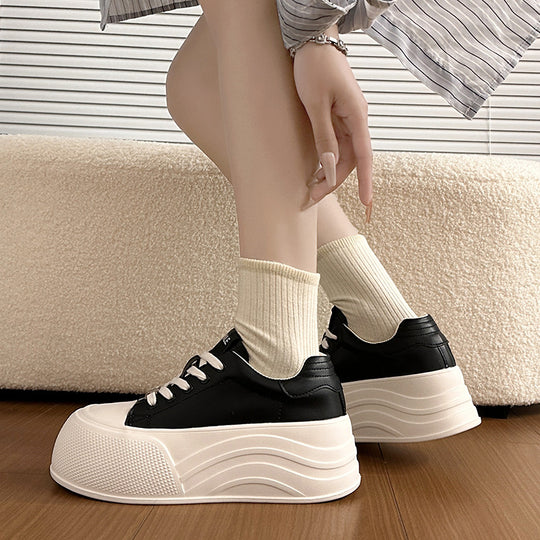 Damen Sneakers mit hoher Plateausohle und innovativem Design EB
