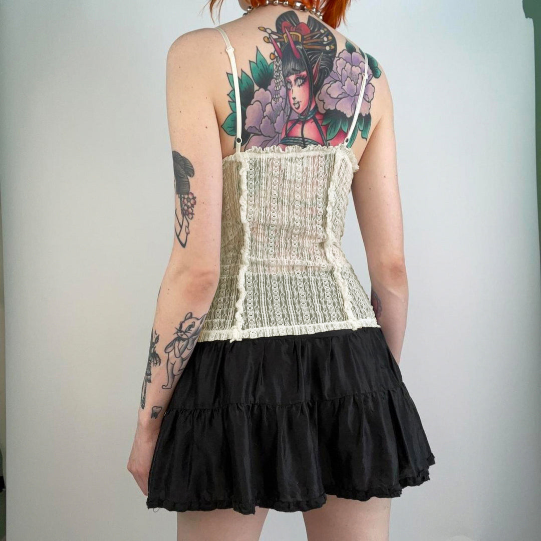 Damen Rüschen-Top mit verstellbaren Trägern und verführerischem Design EB