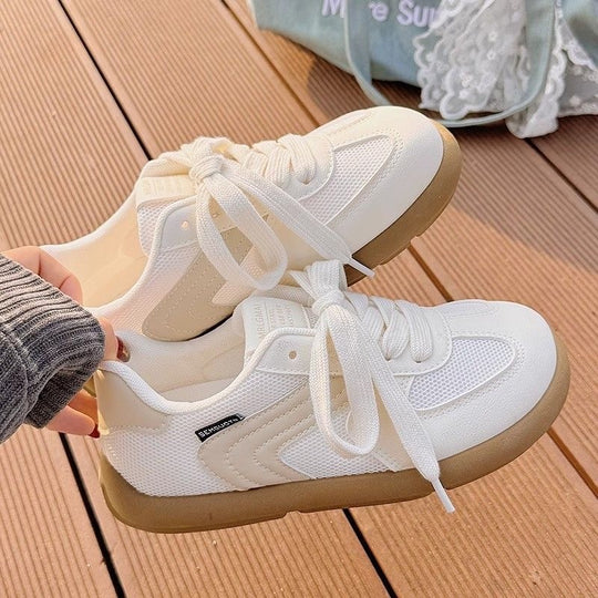 Damen Sneaker mit atmungsaktivem Mesh und flexiblem Einsatz EB