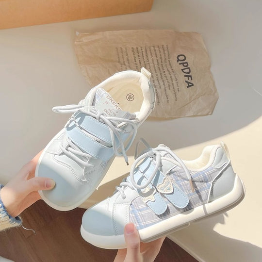 Damen Bequeme Sneaker mit praktischen Klettverschlüssen und atmungsaktiver Netzstruktur EB