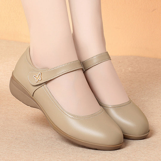 Damen Komfortable Ballerinas mit luftiger Lochmusterung und verstellbarem Riemen EB