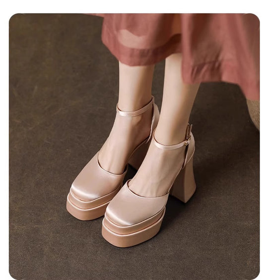 Damen Plateau-High-Heels mit schickem Riemen EB