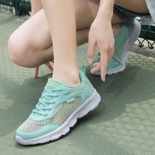 Damen Sportliche Sneakers mit atmungsaktivem Mesh-Obermaterial und dämpfender Sohle EB