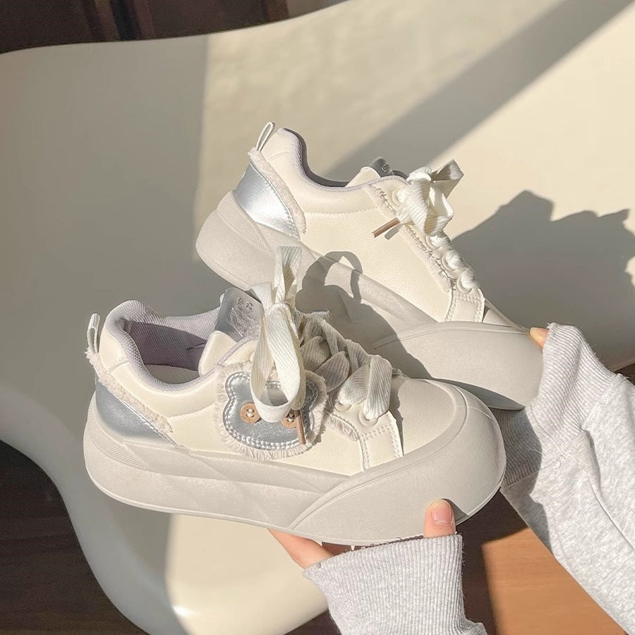 Damen Trendige Sneakers mit einzigartigem Blumen-Detail EB