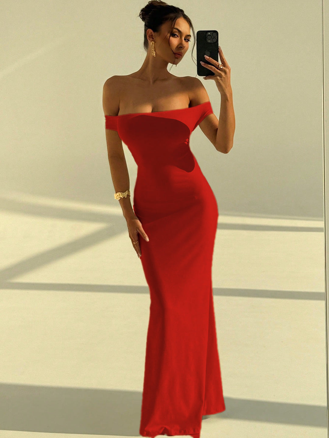 Damen Elegantes Off-Shoulder Maxikleid mit figurbetontem Schnitt EB