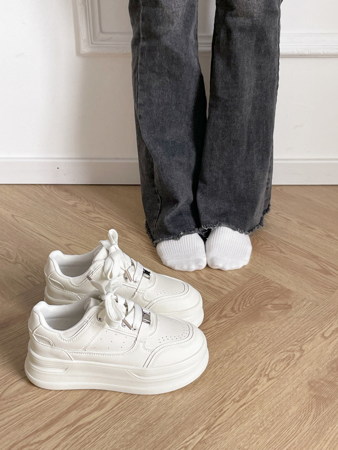 Damen Sportliche Plateau Sneaker mit ausgeprägter Dämpfung und modischem Design EB