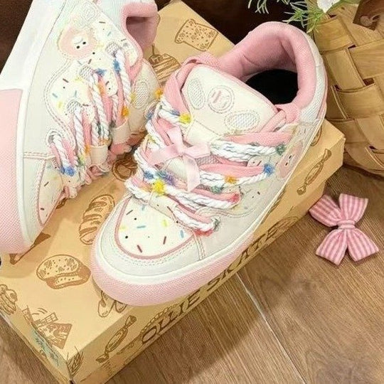 Damen Sneakers mit verspielten bunten Applikationen und komfortabler Dämpfung EB