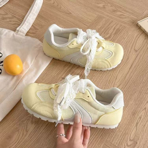 Damen Sneaker mit eleganten Spitzenakzenten und komfortabler Dämpfung EB