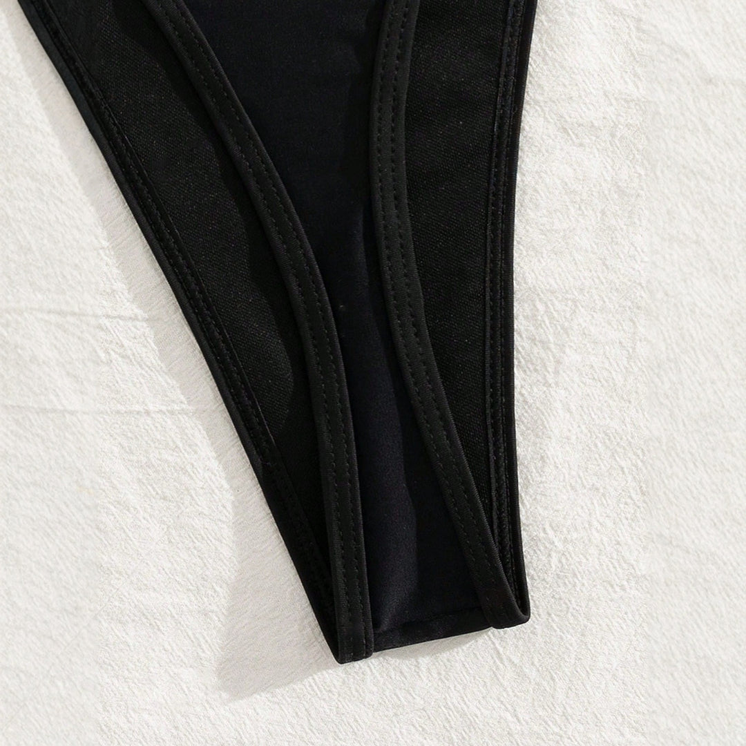 Damen Bikini mit stilvollen Nieten EB