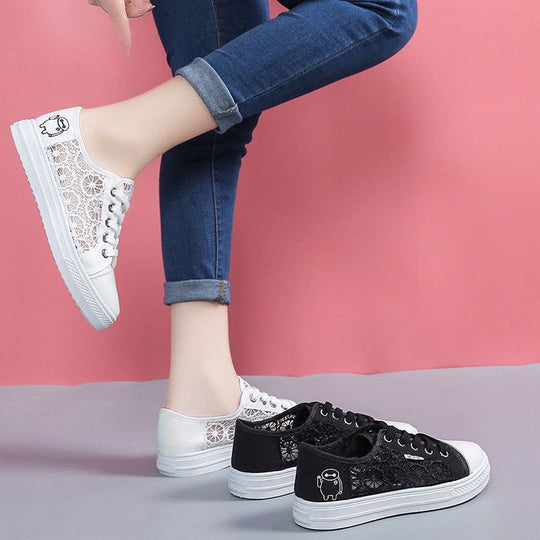 Damen Sneakers mit floralen Spitzen-Einsätzen EB