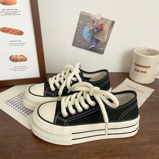 Damen Fashion Plateau Sneakers mit robustem Obermaterial und gestreiftem Sohlenprofil EB