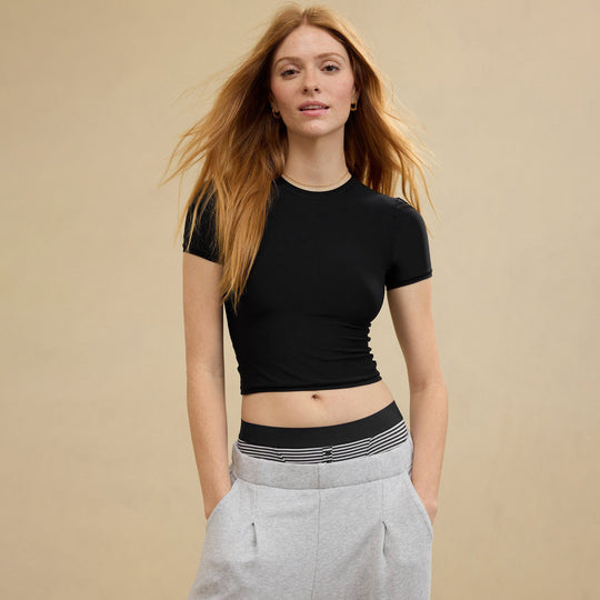 Damen Crop T-Shirt mit figurbetontem Schnitt EB