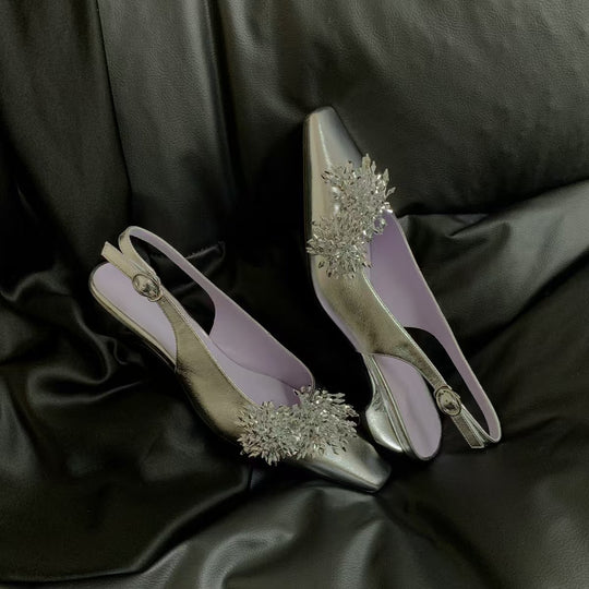 Damen Slingback-Pumps mit funkelnden Metallapplikationen und elegantem Design EB