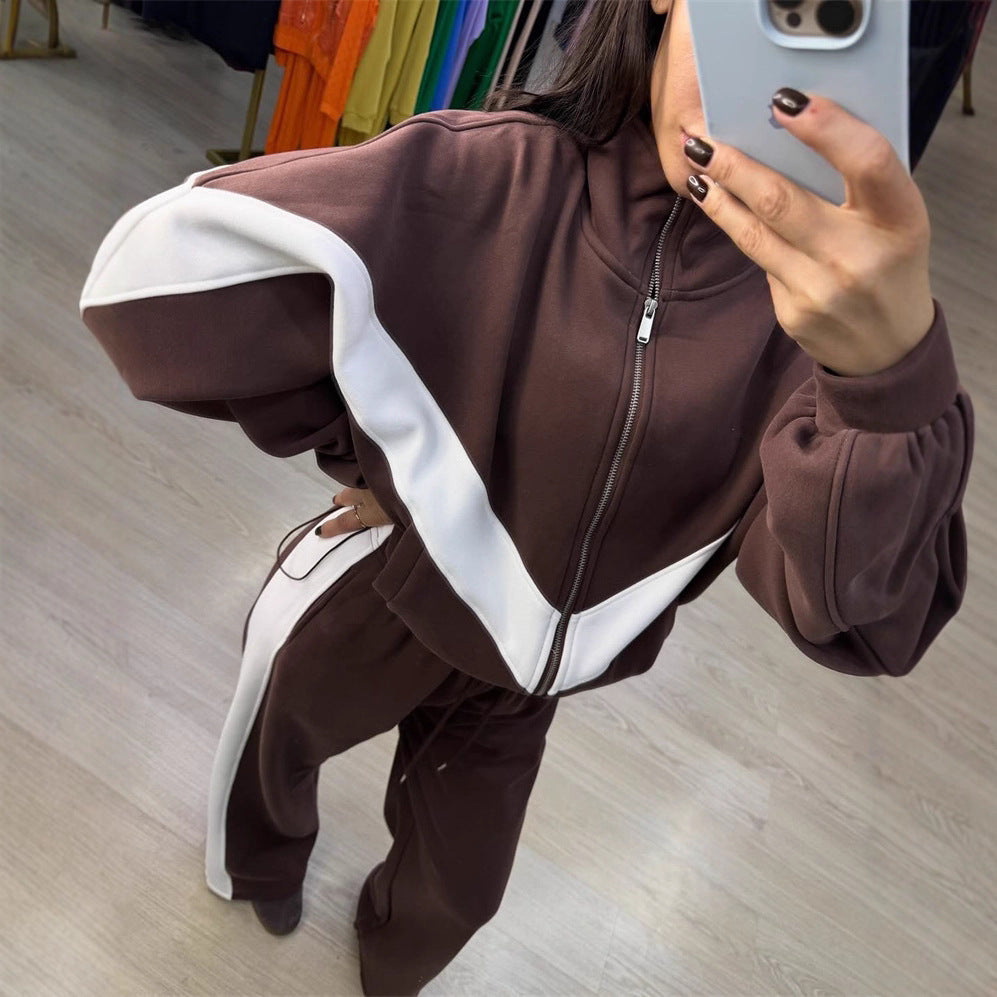 Damen eleganter sportlicher Zweiteiler Trainingsanzug mit Reißverschluss und kontrastierender V-Passe Eichborn Berlin