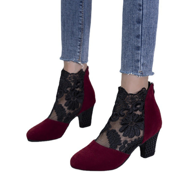 Damen Elegante und modische Ankle Boots mit floralen Spitzeinsatz und glitzerndem Absatz EB