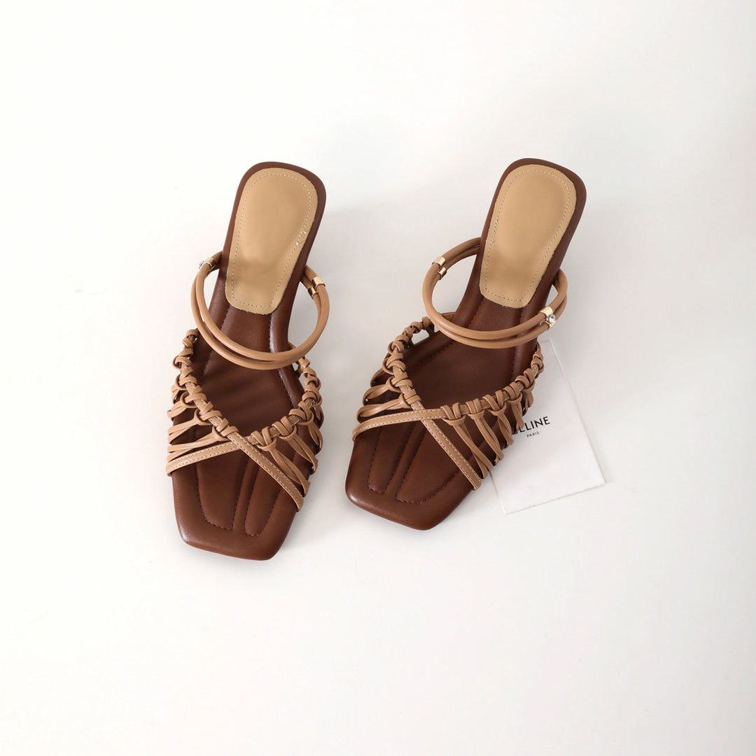 Damen Sandalen mit elegantem Riemendesign und glamourösem Glanz EB