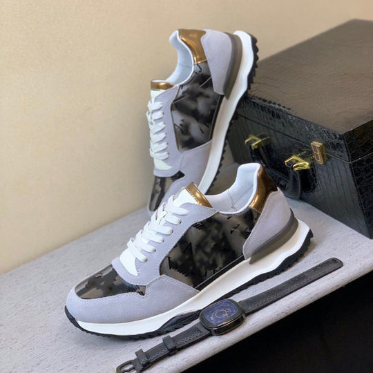 Damen Sportliche Sneakers mit robuster Wildleder-Oberfläche und modernen Designelementen EB