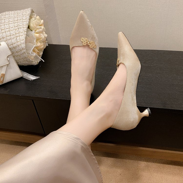 Damen elegante Spitze Pumps mit floralem Schmuckdetail EB