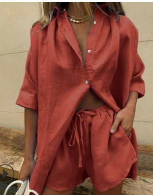 Damen lässiges Leinen-Set mit oversized Hemd und kurzen Hosen EB