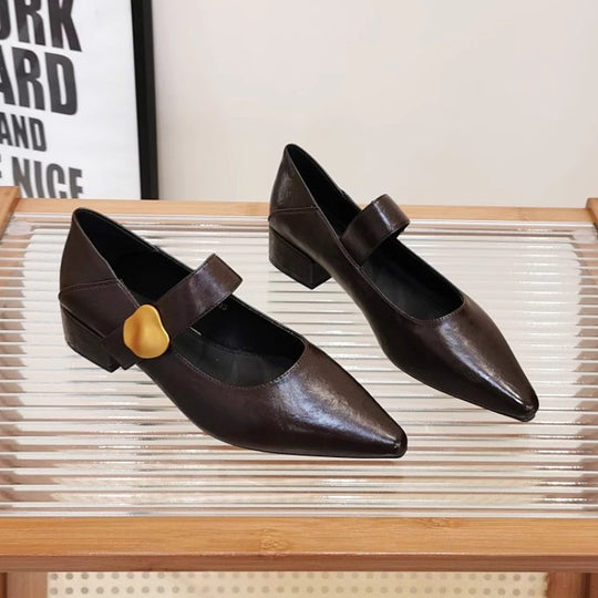 Damen elegante Pumps mit zierlichen Riemen und geschmackvoller Schließe EB