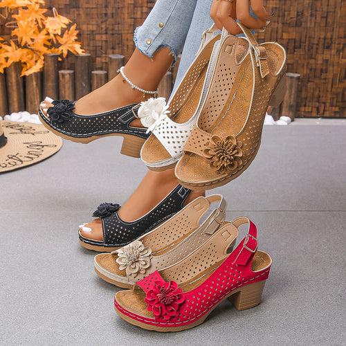 Damen Elegante und luftige Sandalen mit Blumenapplikationen EB