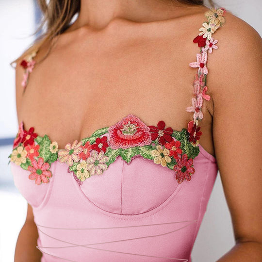Damen verspieltes Minikleid mit floralem Spitzenoberteil EB
