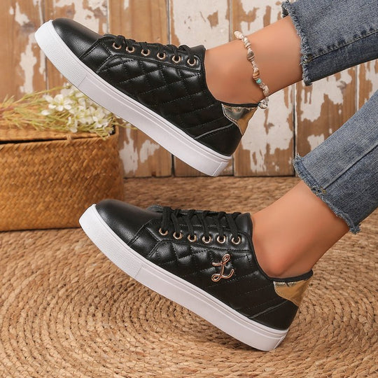 Damen Sneaker mit gesteppter Oberflächenstruktur und stilvollen Akzenten EB