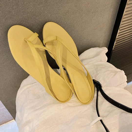 Damen Zehentrenner-Sandalen mit elegantem Riemendesign und bequemem Fußbett EB
