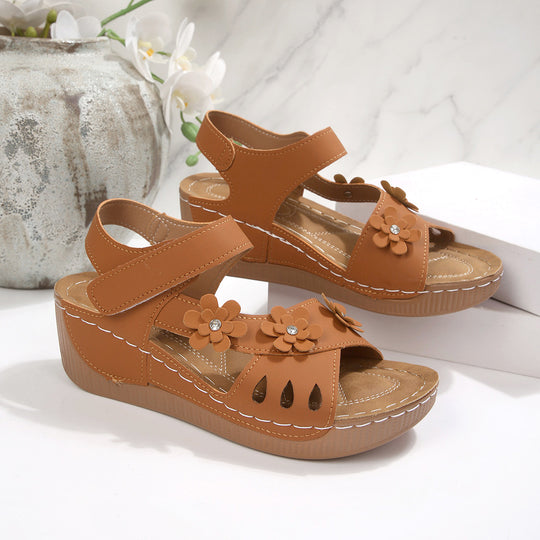 Damen Komfortable Sandalen mit Blumendekor EB