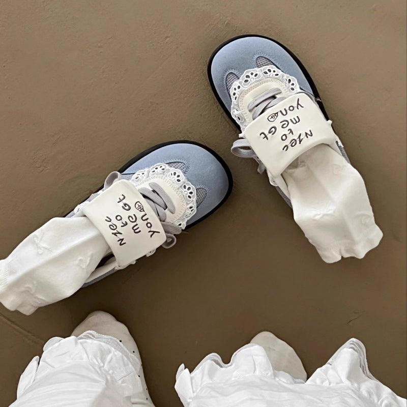 Damen Sneakers mit verspielten Spitzen-Details und weicher Sohle EB