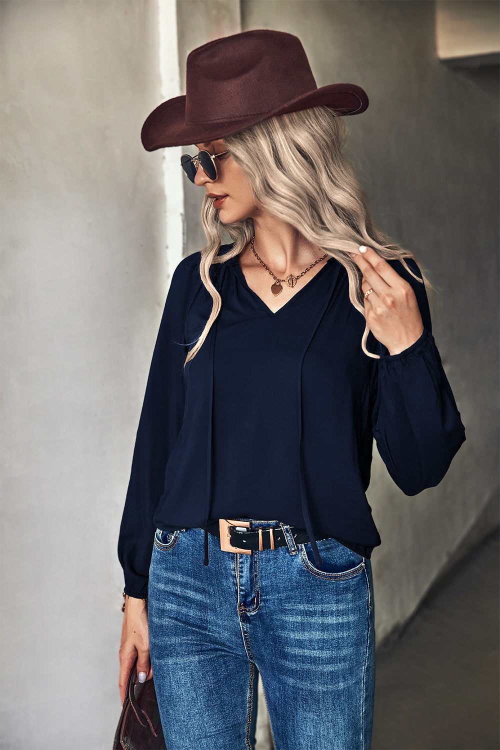 Damen Bluse mit eleganten Raffungen und V-Ausschnitt EB
