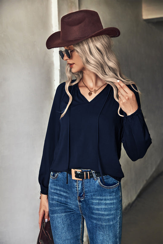 Damen Bluse mit eleganten Raffungen und V-Ausschnitt EB