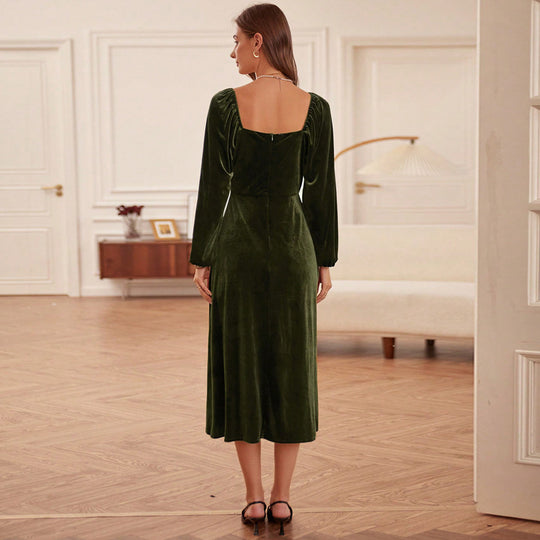 Damen elegantes Samt-Midikleid mit quadratischem Ausschnitt, geraffter Brustpartie und ballonartigen Ärmelabschlüssen Eichborn Berlin