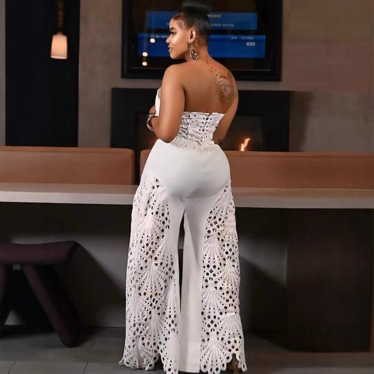 Damen Elegantes Jumpsuit mit floralen Lochdetails EB